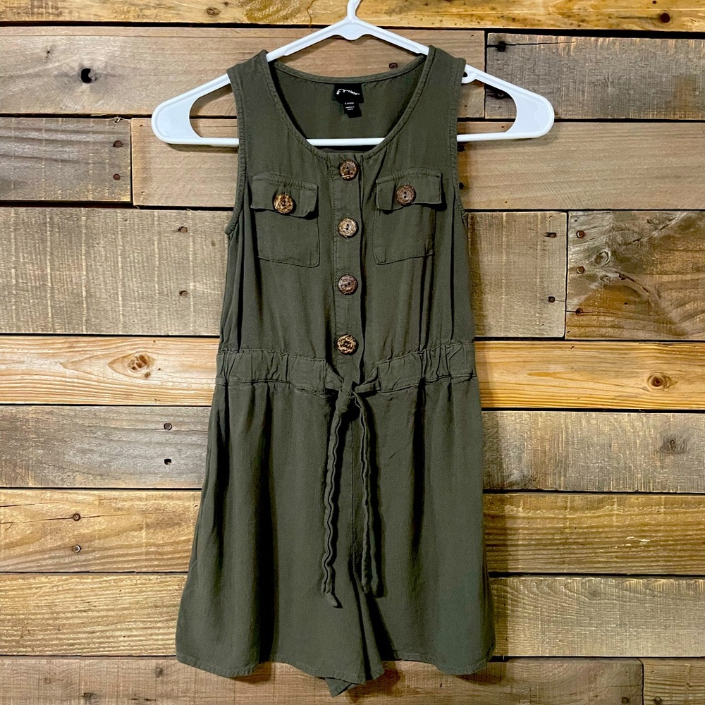 Girls green short romper Size 6/6x